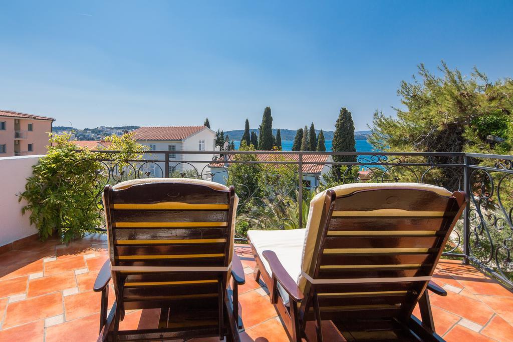 Villa Em Trogir Eksteriør billede