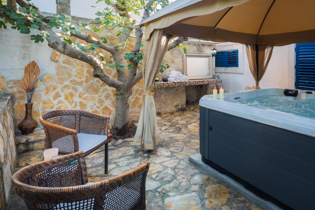 Villa Em Trogir Eksteriør billede