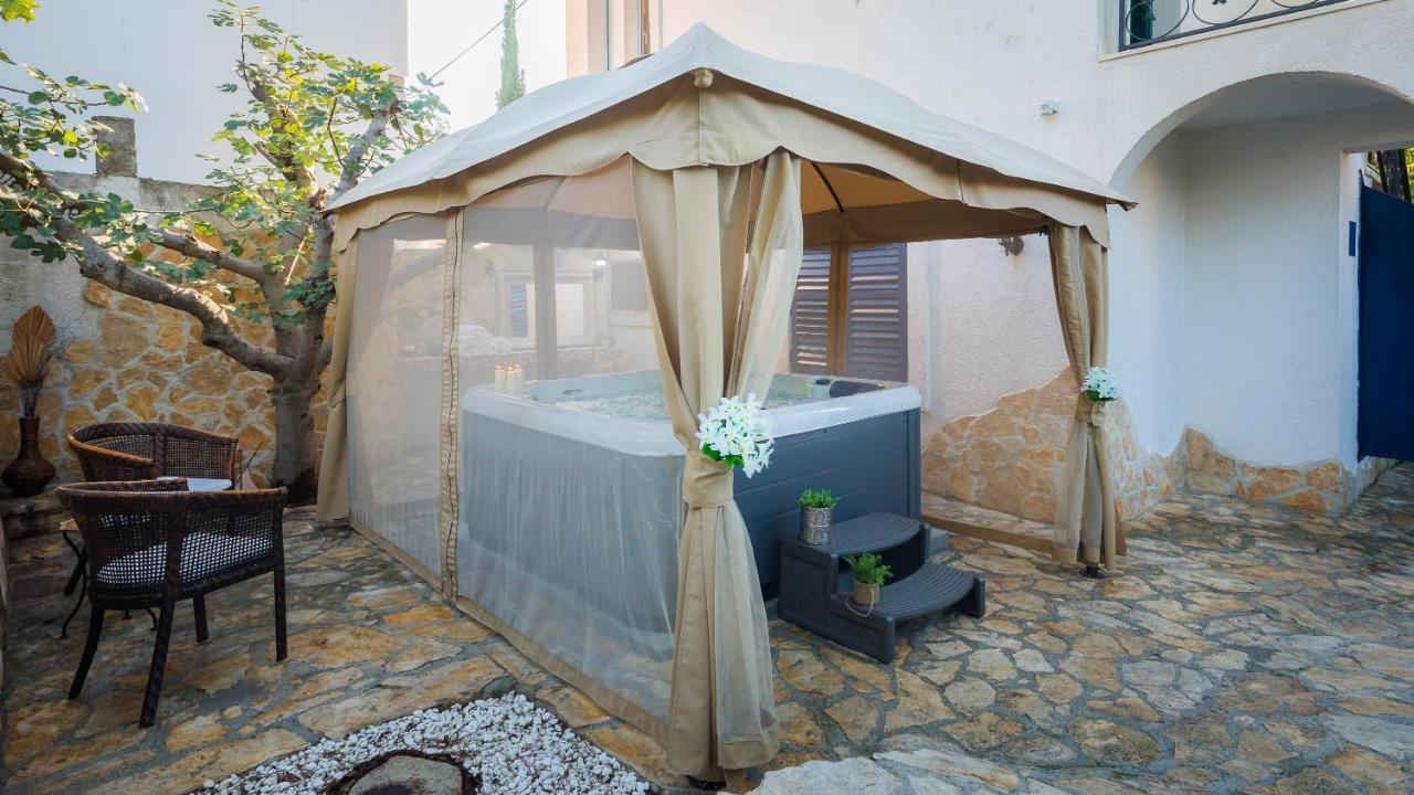 Villa Em Trogir Eksteriør billede